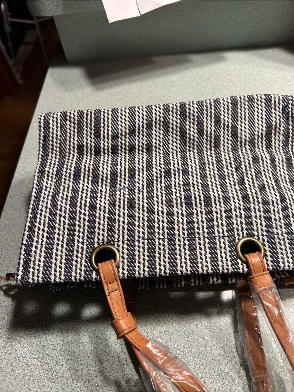 Lee Black and Cream Women's Tote Bag - Picture 6 of 6